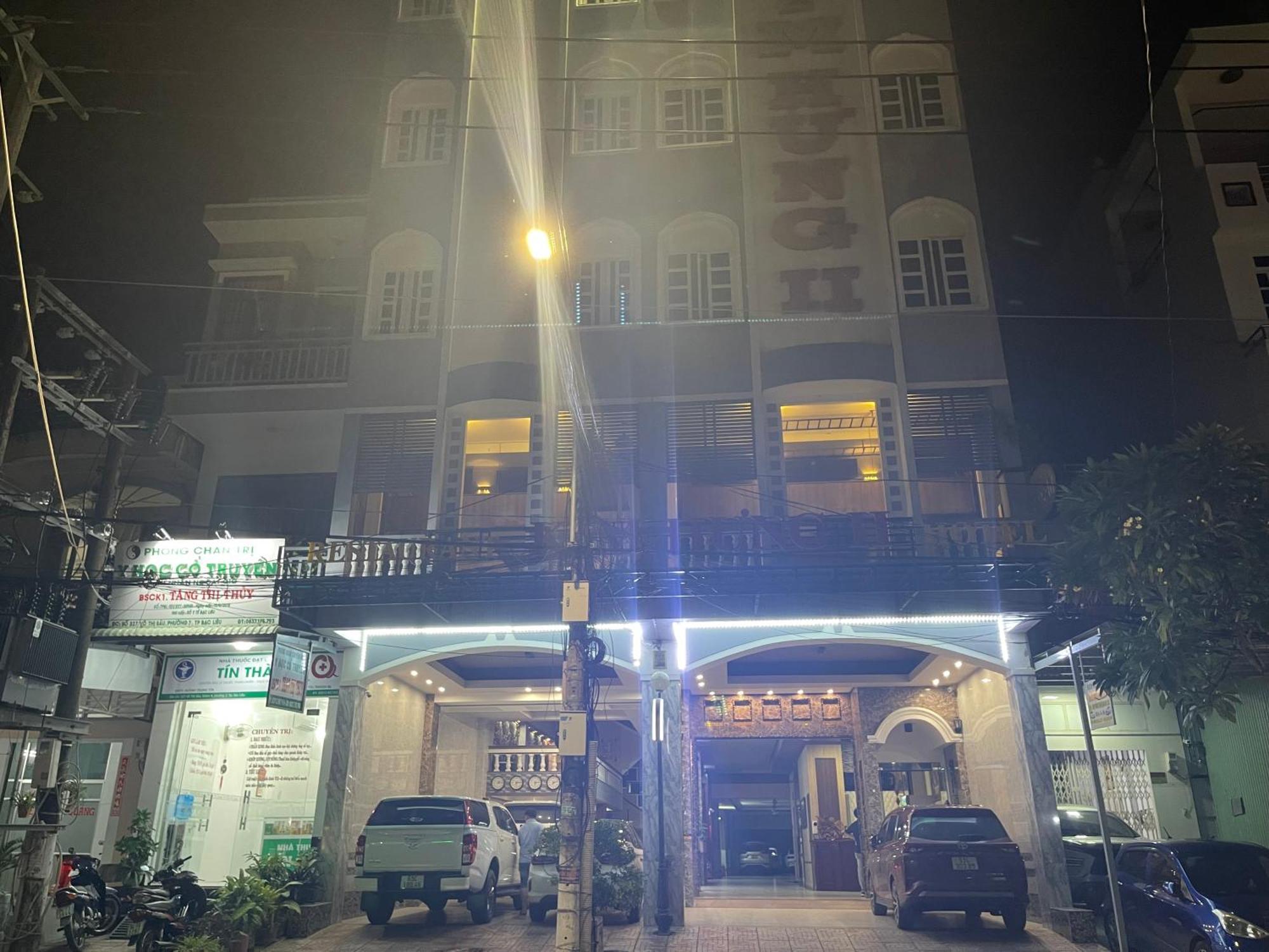 Hotel Khach San Kim Hung 2 à Bac Lieu Extérieur photo