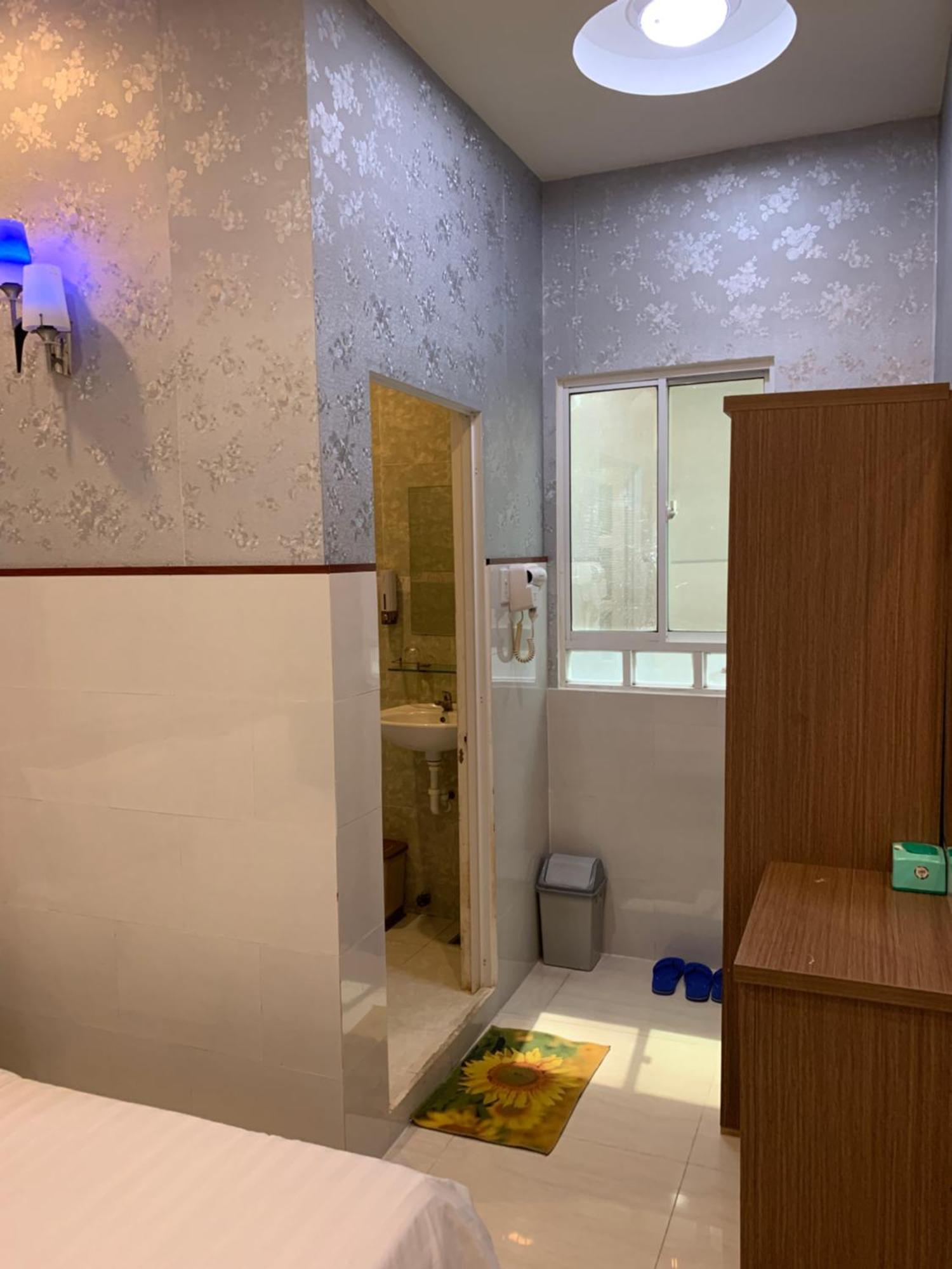 Hotel Khach San Kim Hung 2 à Bac Lieu Extérieur photo